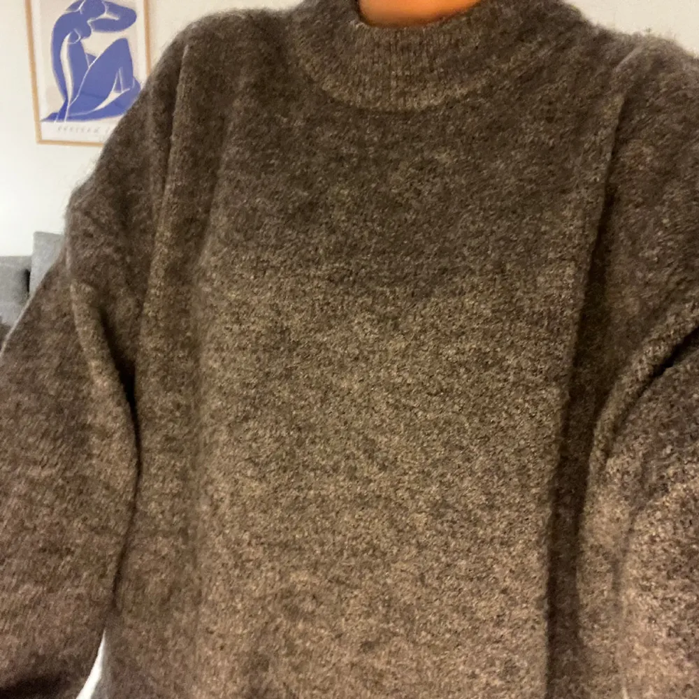 Mörkgrå stickad tröja från Gina Tricot😍 Strl L (oversized). Tröjor & Koftor.