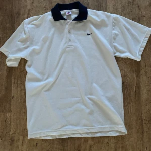 Vintage nike  - Vintage nike tee Storlek Large