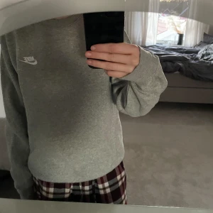 Nike sweatshirt  - Supefin sweatshirt, storlek S, köpt för 600kr