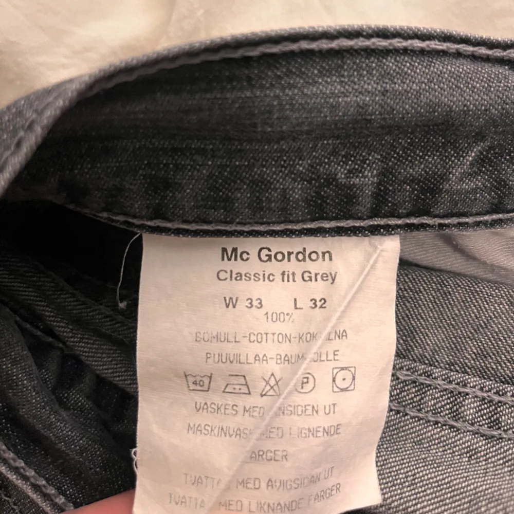 Gråa Mc Gordon jeans i storlek W33 L 32. Köpta på second hand och i bra skick.. Jeans & Byxor.