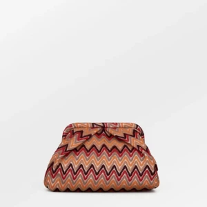 SÖKER! - söker en becksöndergaard väska som dessa, spelar ingen roll vilken färg🥰Priset kan diskuteras snabbt, kan betala vad ni vill ha för den❤️Skriv antingen privat eller nere i kommentarerna 