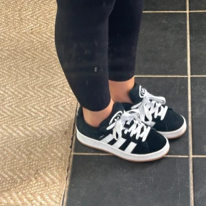 Adidas campus  - Säljer mina adidas campus 00, använda fåtal gånger och i väldigt fint skick. Storlek 36. 