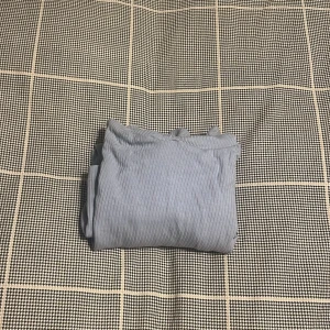 Ljusblå tröja - Säljer denna ljusblåa tröja med krage. 120 kronor, utan några fläckar.