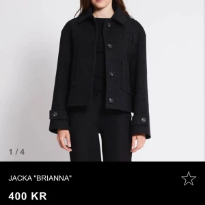 Kappa strl xs från Lager157 - Mörkgrå jacka från lager 157 aldrig använd därav nyskick! nypris 400kr