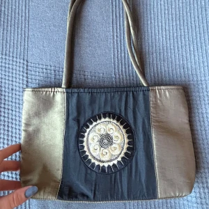 Handväska - Cool handväska! Inga defekter 😃🌟