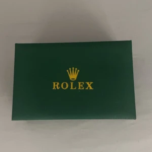 Rolex med låda  - Fin rolex perfekt för sommaren, priset går att diskutera och för mer info skriv privat.