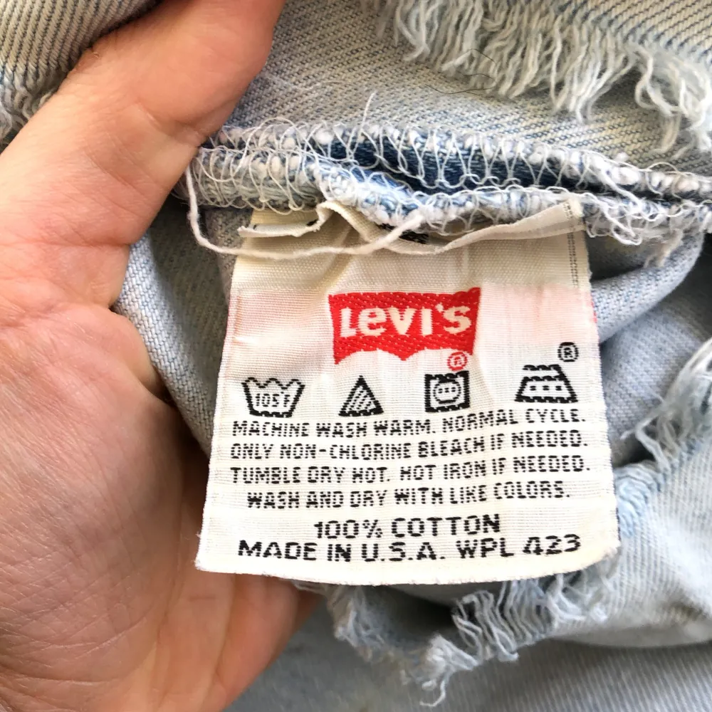 Vintage levis shorts W31 Hör gärna av er vid frågor! . Shorts.