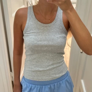 Grått linne - Från weekday storlek S!