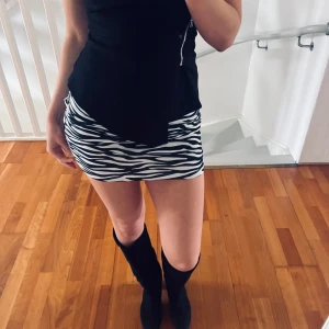 Kjol Zebra mönster - Kjol med zebra mönster