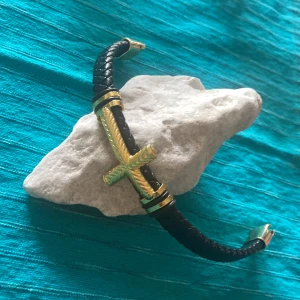 Armband  - Fint handgjort läderarmband 