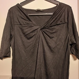 Blus STOCK HOLM - Fin blus, normal i storlek och i bra skick