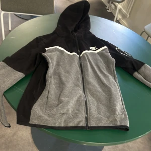 Nike tech - Svart grå 