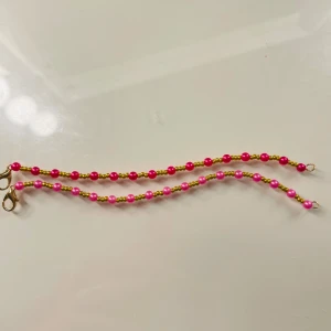 armband  - köp 2 stycken rosa armband för bara 30kr🩷 skriv för fler bilder