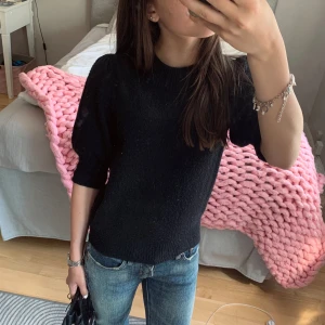 Stickad t-shirt - Jättesnygg stickad t-shirt! Bara använd ett fåtal gånger