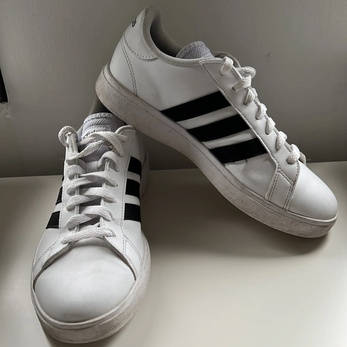 Adidas skor  - 91