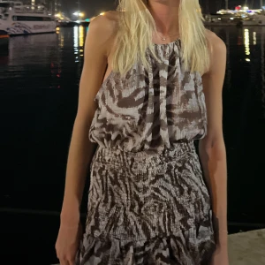 Klääning - Sommarklänning från Zara med mönster, storlek xs❤️