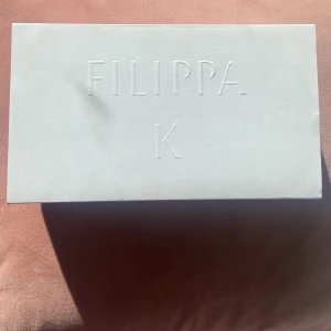 Filippa K/Chimi solglasögon.  - Ett par oanvända solglasögon, nyköpta cirka 1000kr. 