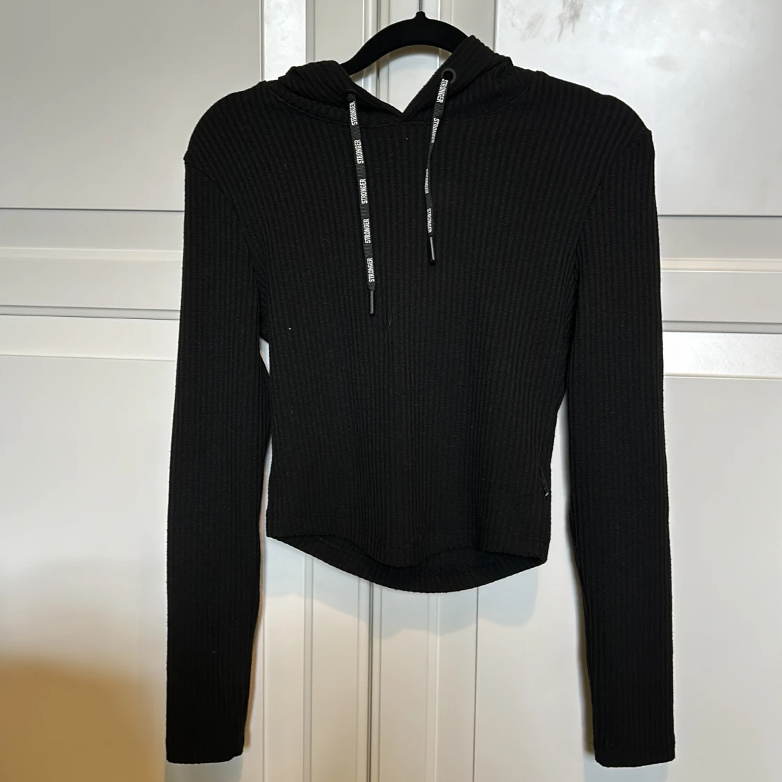 Tunn hoodie från stronger - 91
