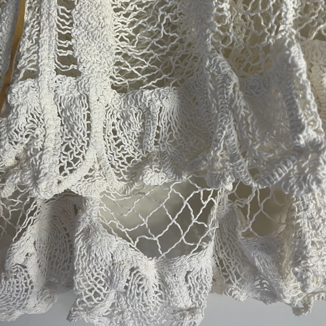 Broderad virkad poncho - 90