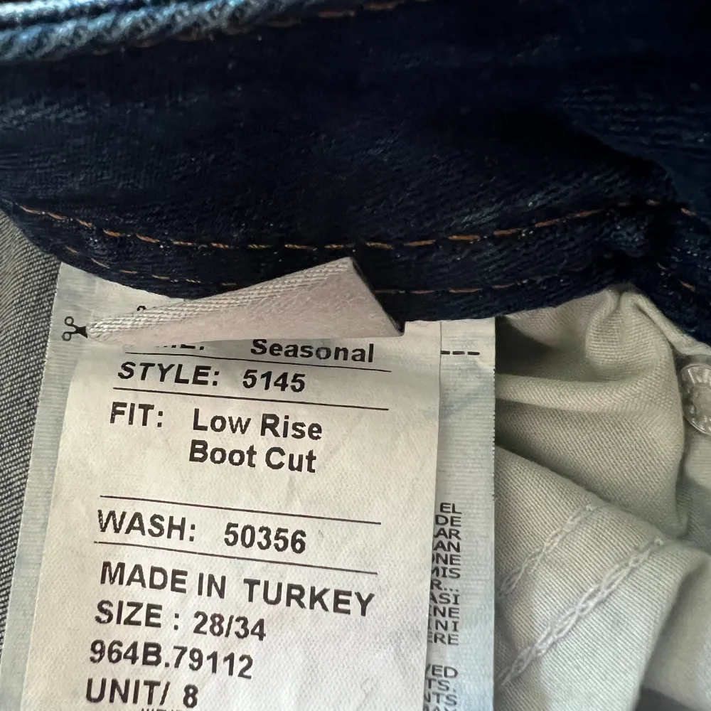 nu säljer jag mina ltb jeans, köpta på zalando för full pris. Skicket är jätte bra men dem har tyvärr blivit för korta på mig❤️pris kan diskuteras. Jeans & Byxor.