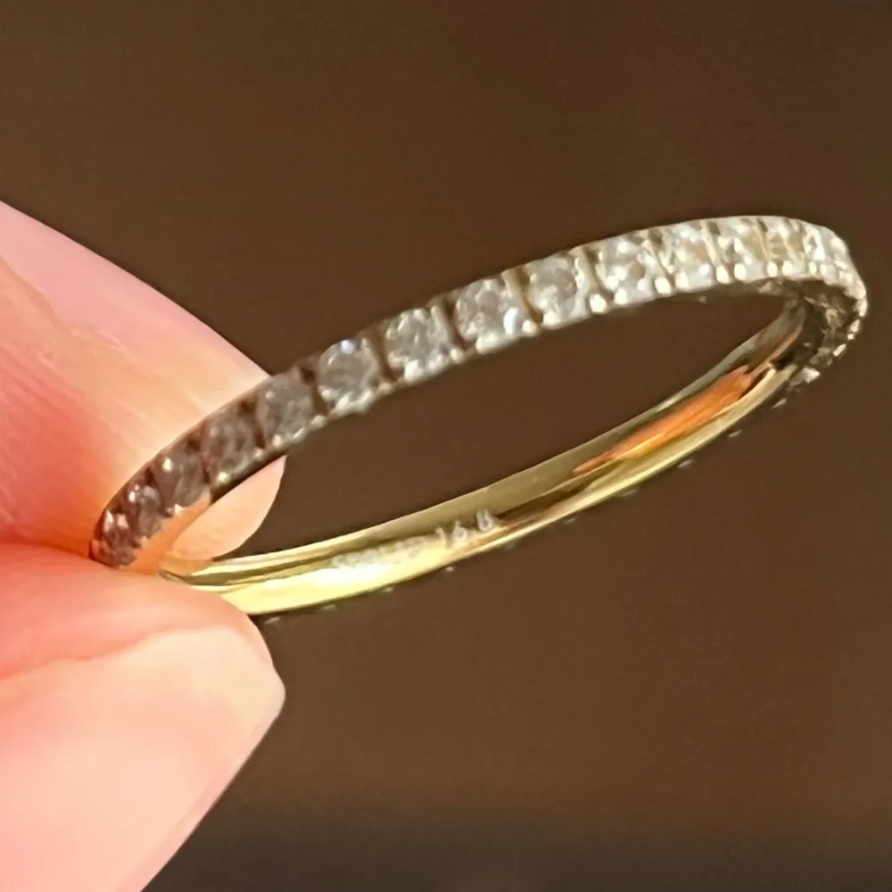 Edblads glow ring mini gold. Storlek S 16.8 mm. Ordinarie pris 349 säljer för 200💕. Accessoarer.