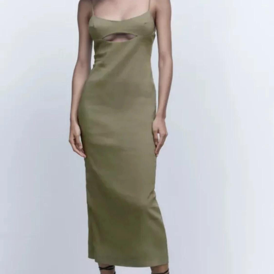 Zara klänning i linne  - 90