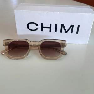 Chimi glasögon i väldigt bra skick, knappast använda.
