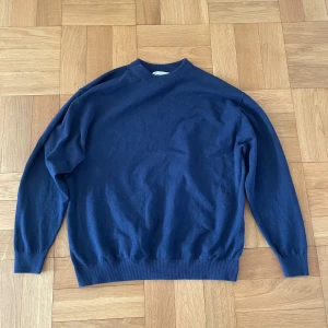 Stickad tröja Zara - Mörkblå stickad tröja från Zara, mycket bra skick, storlek 164 cm
