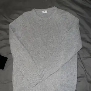 ASKET THE CASHMERE SWEATER Ny skick. Ord pris 2000 kr.    
