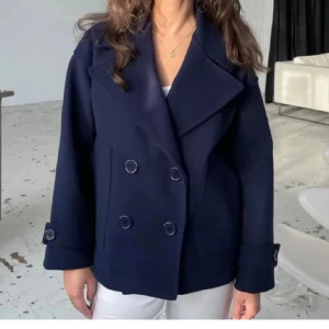 Kappa  - Kappa från design by si, lite nopprig på visa ställen (skriv för bild) annars i super bra skick. 800kr nypris säljer för 480🤩