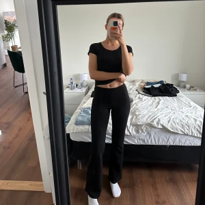 Helt nya flare byxor - Style: Malvina Endast testade, helt nya med prislapp