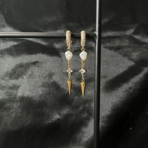 Örhängen guld  - Säljes för 149kr + frakt📦✅