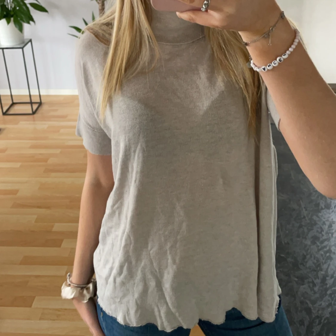 Beige stickad tröja