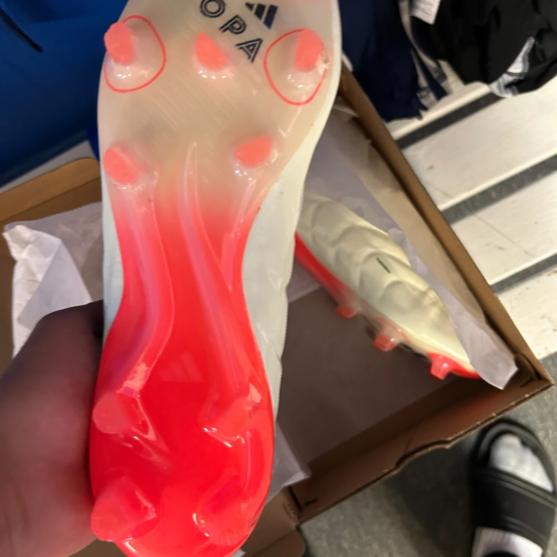 Adidas fotbollsskor  - 91