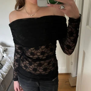 Zara topp - Svart fest topp från zara. Endast använd 2 gånger. 