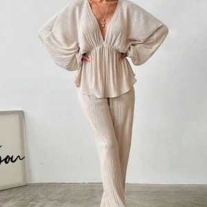 Set av byxor och blus  - Inköpt från SHEIN Storlek xs 