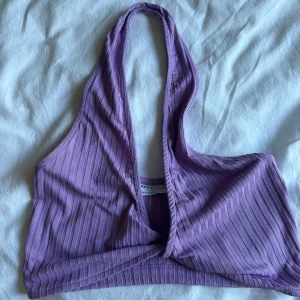 Halterneck - Halterneck från Asos. Jättebra skick!
