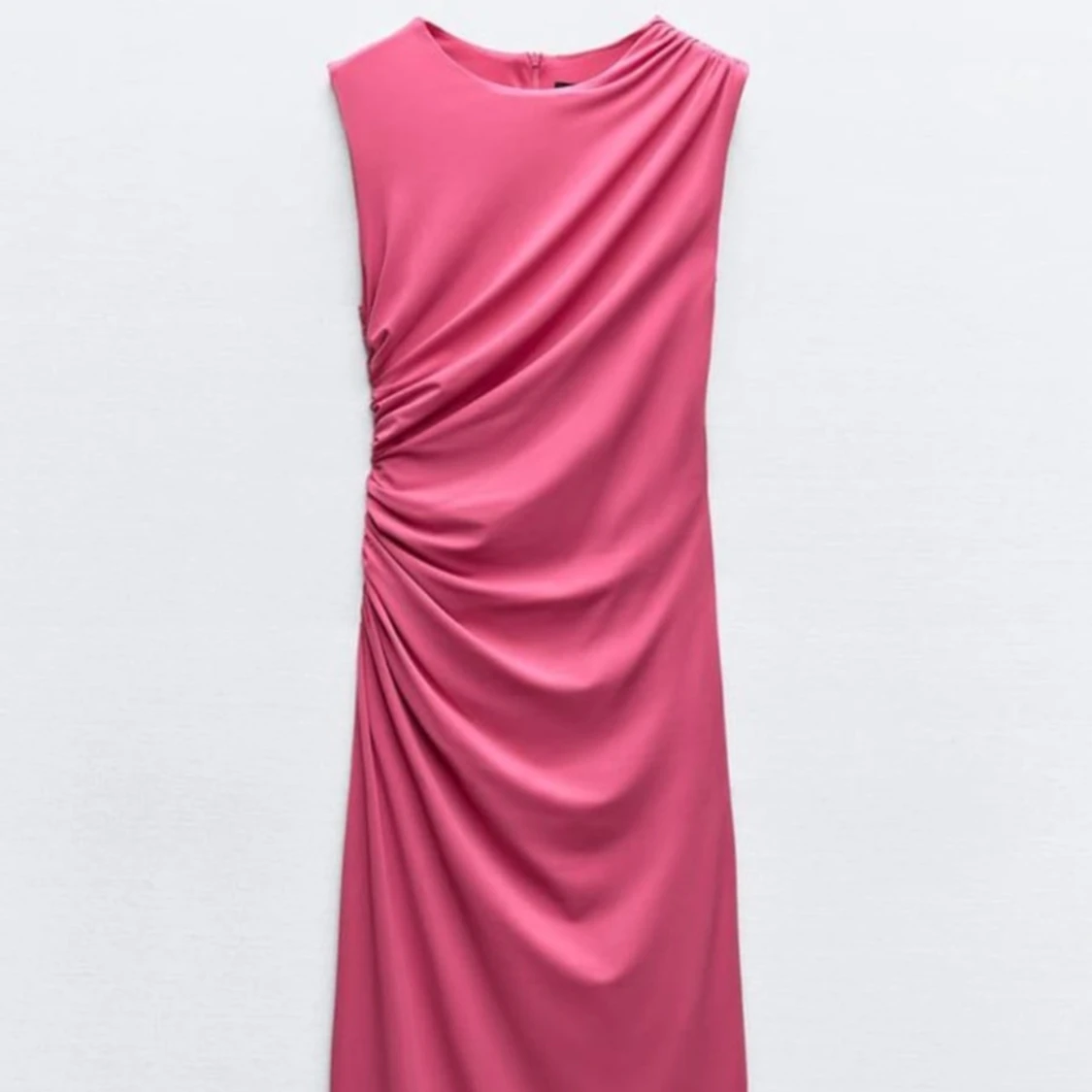 Nytt Zara klänning stl L slutsålt