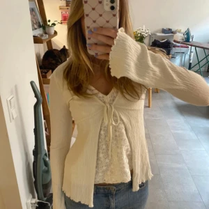 Knyt-topp - Helt oanvänd supersöt knyt-topp från BikBok!💗