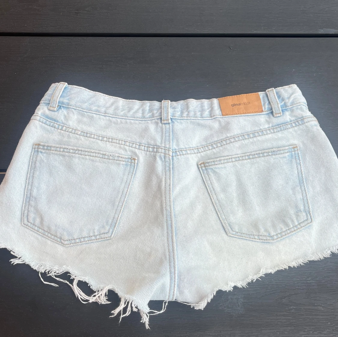 Lågmidjade jeansshorts  - 91