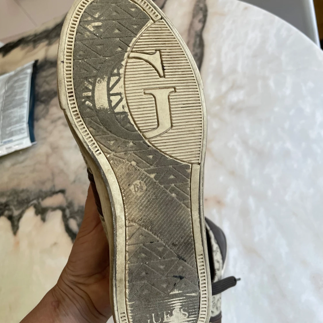 Äkta Guess sneakers  - 92