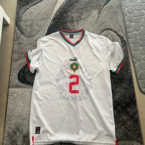 Marocko landslag tröja - Nummer 2 och Hakimi 