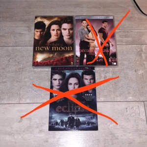 Twilight DvD - Säljer tre av mina twilight Dvds som är helt nya!💕 Alla tre inkluderar två dvd skivor. (enbart en kvar, new moon)