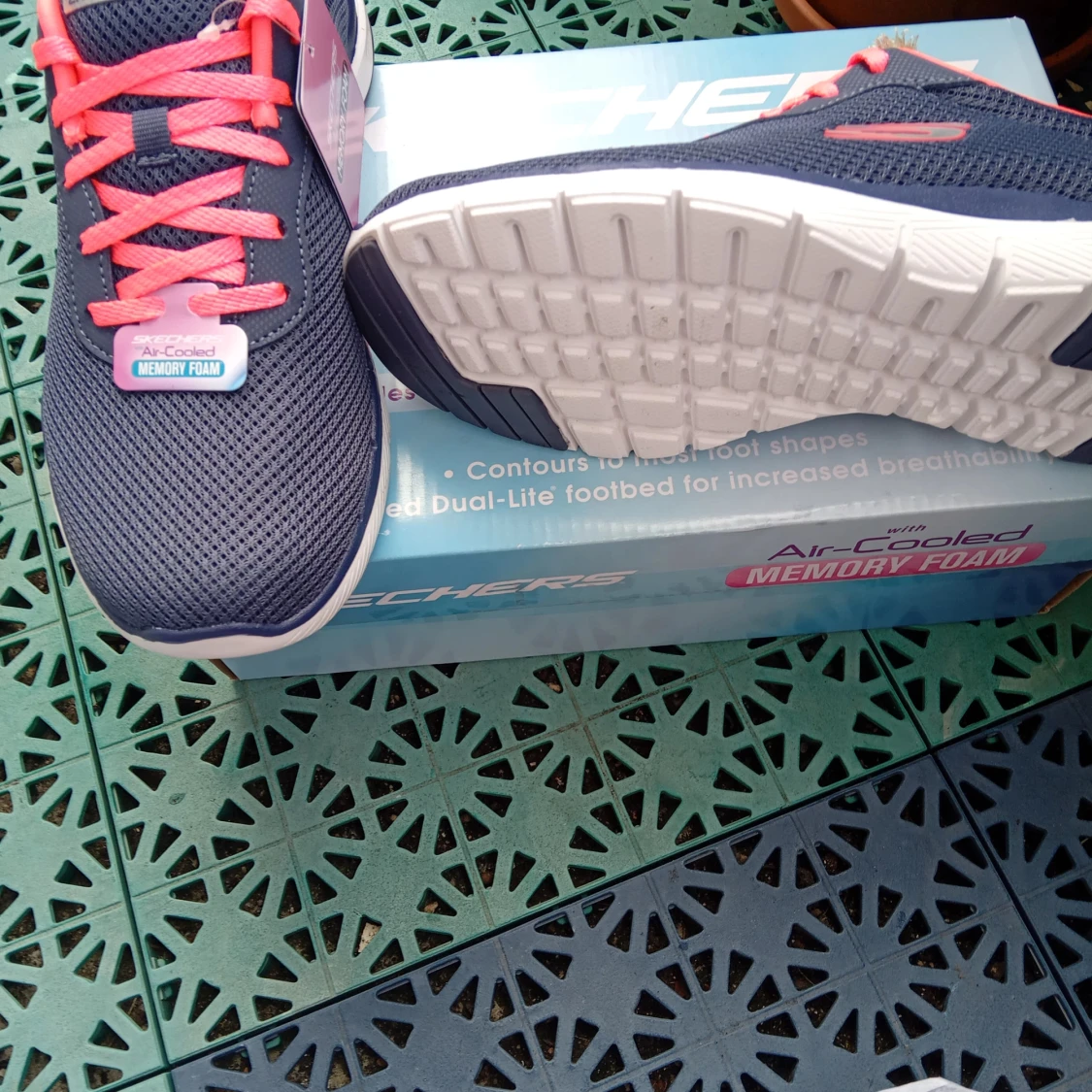 Nya Skechers Arch fit