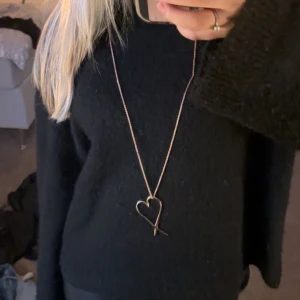 Halsband  - Säljer detta jätte söta halsbandet!