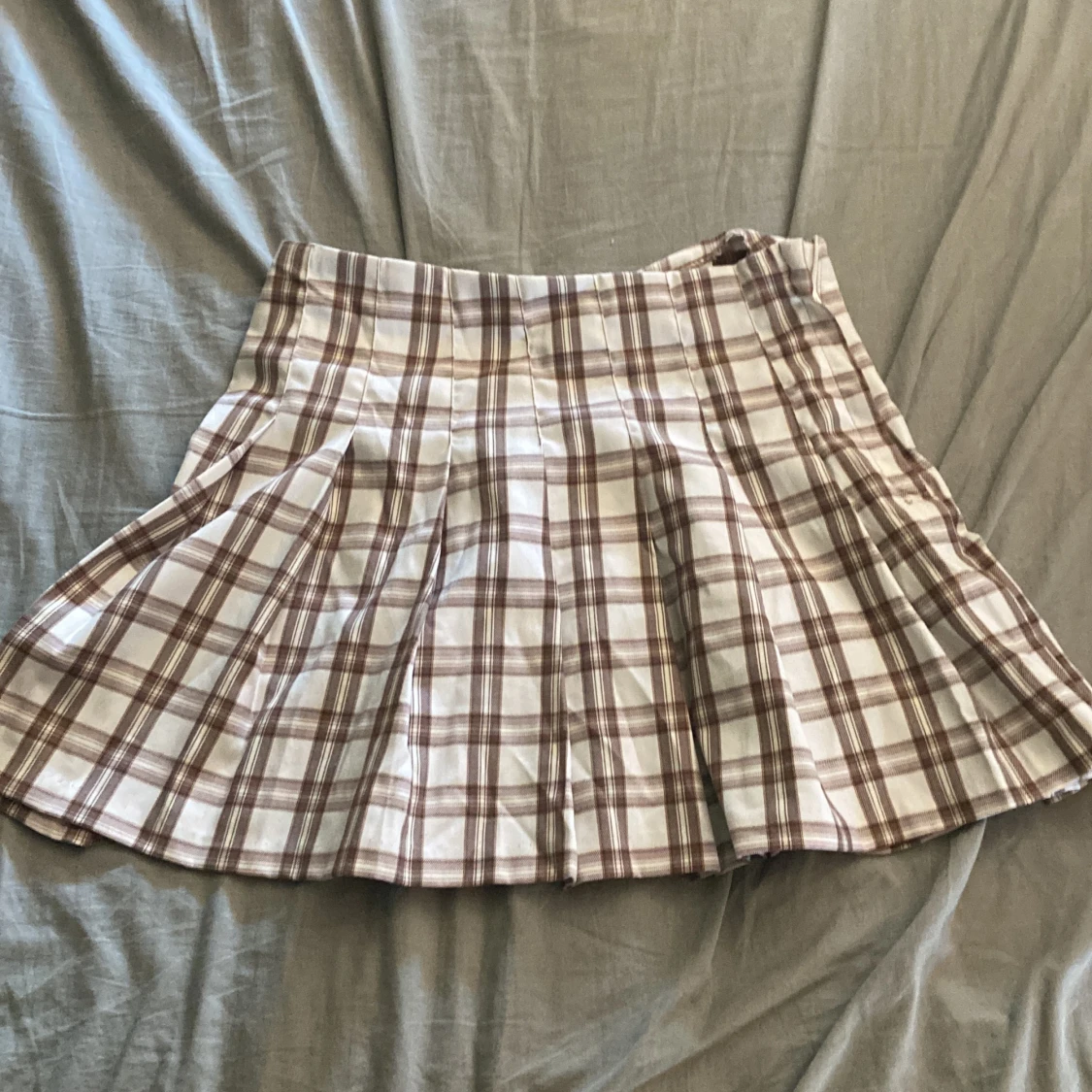 Vit/beige rutig kjol  - 90