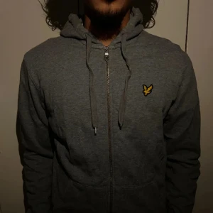 Lyle & Scott kofta  - Pris kan diskuteras!