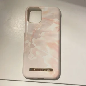 Ideal of Sweden mobilskal - Ett jättefint rosa ideal of sweden mobilskal. Orginal pris 300kr. 