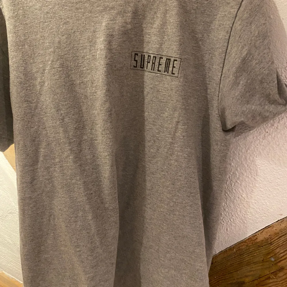 Supreme riot. T-shirts.