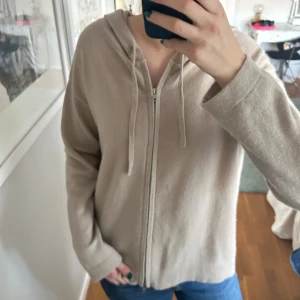 Soft goat zip - Beige Soft Goat zip som knappt har använts. 